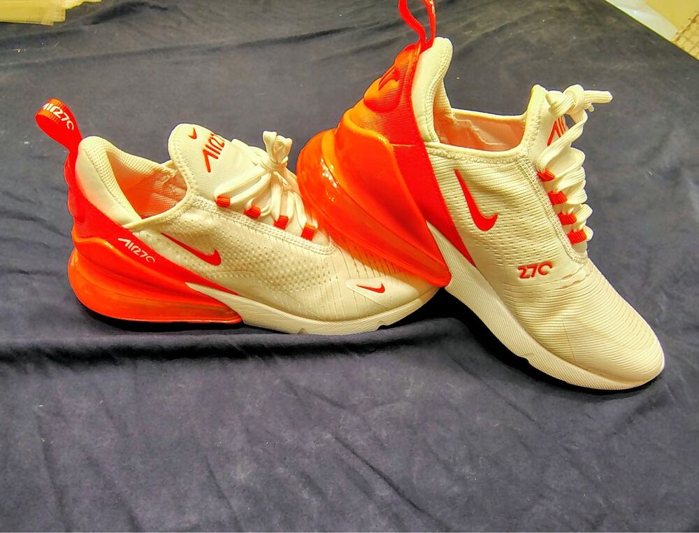 Nike Air Max 270 Sail Total Orange White Women's Size 11 AH6789-126 GUC